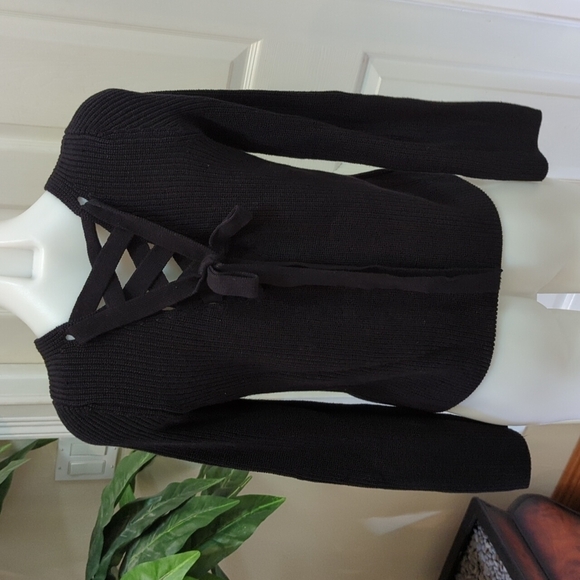 Loft Women's Black Pull-Over V-Neck Sweater w/Back Tie Detail Size XS - Picture 3 of 6